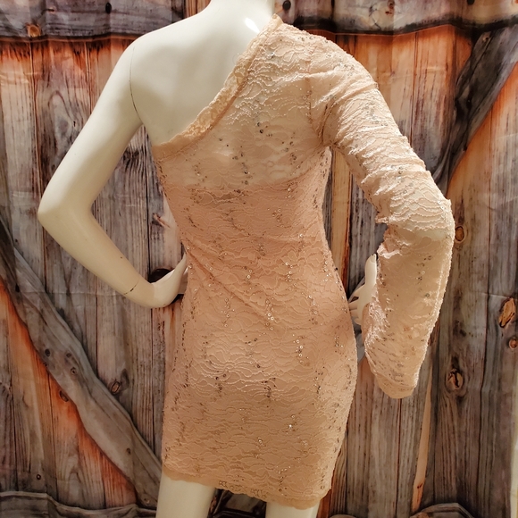 Pink dress - Picture 4 of 4